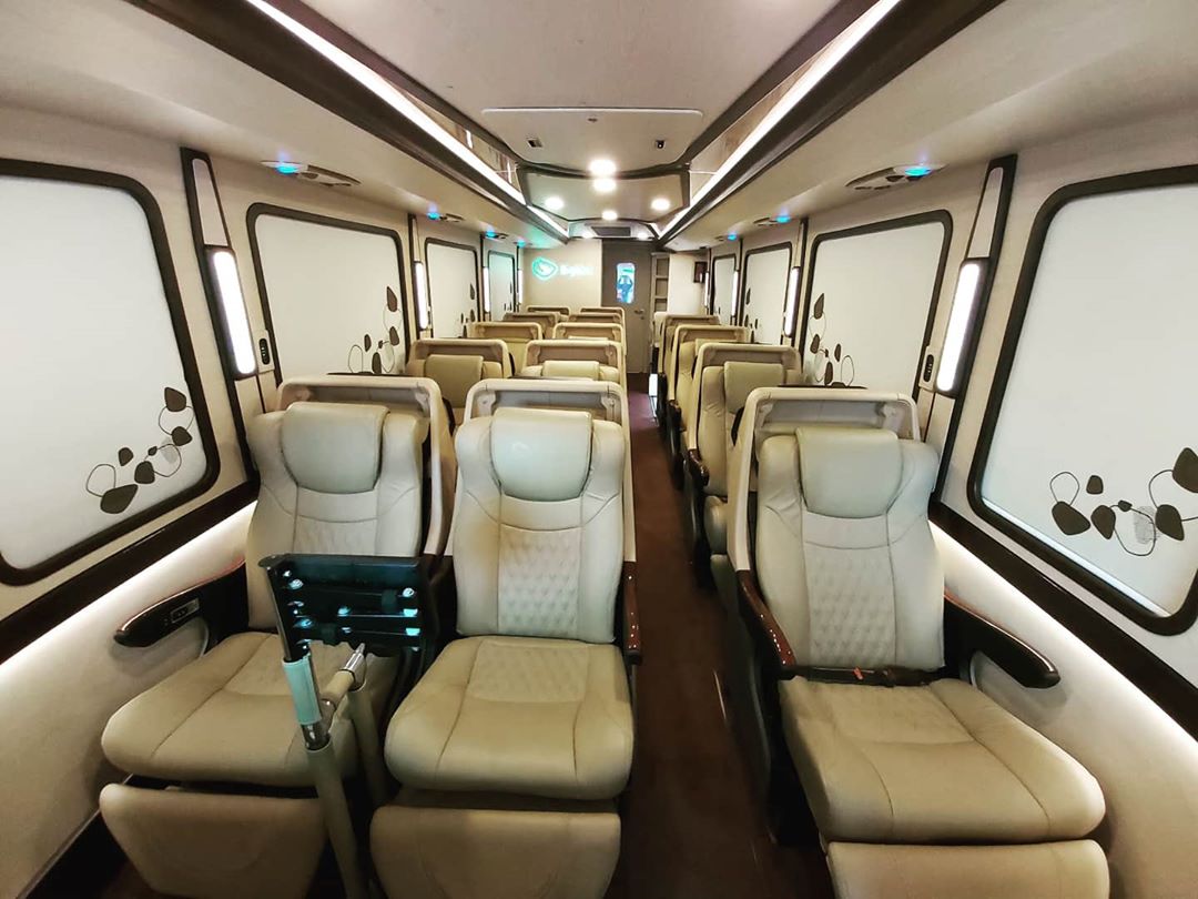 ruang kabin dan konfigurasi duduk bus Big Bird Alpha Premium