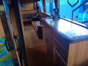 mini bar di bus Pandawa 87 Super Double Decker Premium Class