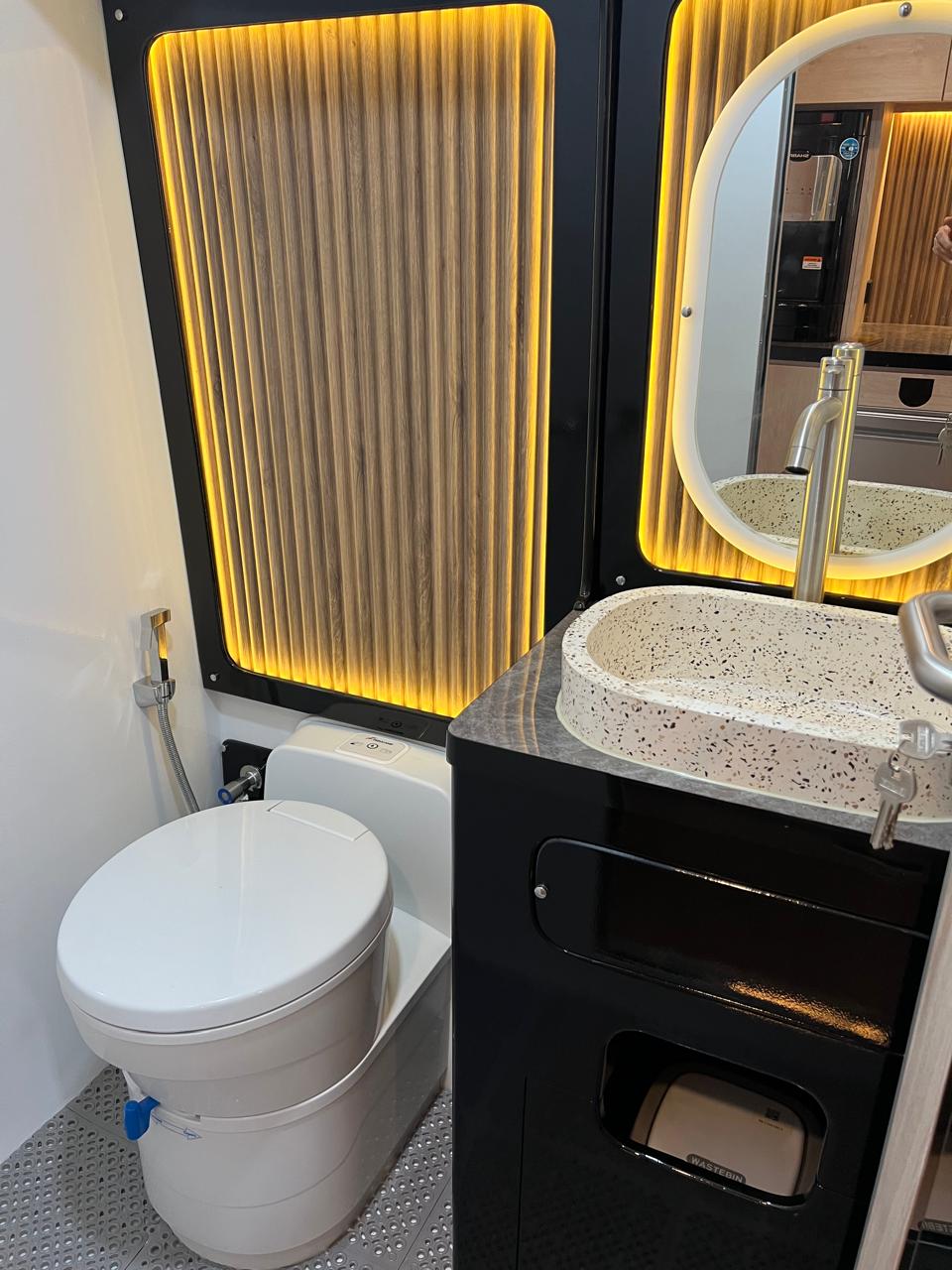 wehaone_toilet